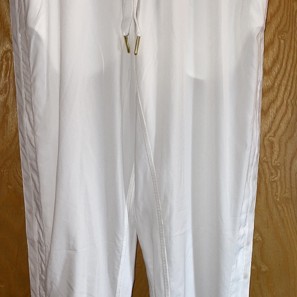 Lululemon Tearaway Pant - Picture 3 of 9